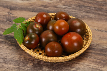 Obraz premium Black tomato -tasty fresh Kumato