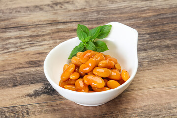 White beans with tomato sauce