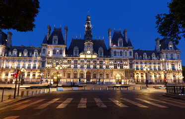 Fototapeta na wymiar Paris City Hall. Illuminated at night the lights of the Paris City Hall.
