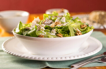 salada de alface com nozes