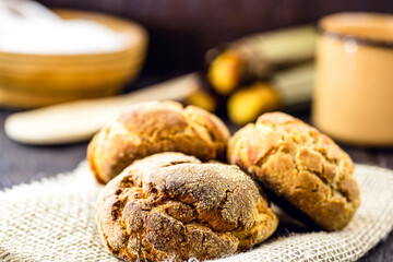 corn bread, called in Brazil Broa or Broinha, corn bread served in June or July parties.