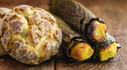 Broa is a type of corn and wheat bread traditionally made in Portugal, Galicia and Brazil. Flour is made from corn and wheat or rye and yeast. Cookie or sweet typical of popular festivals in June.