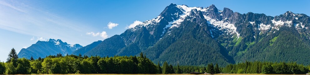 Fototapeta na wymiar Panorama of Whitehorse Mountain in the North Cascades near Darrington, Washington