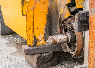 Exposed rusty break shoe assembly