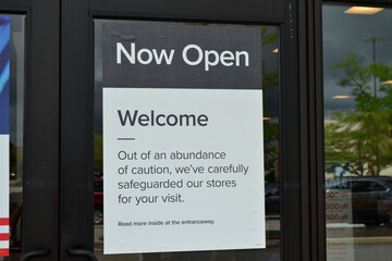 Naklejka premium Now Open Welcome Signage Outdoors Parking Lot