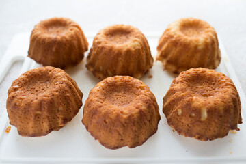 Cake yeast.