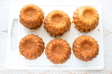 Cake yeast.