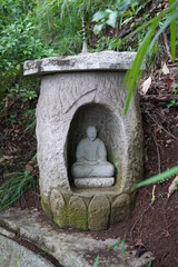 地蔵　お地蔵様　御供物　信仰　神社　木漏れ日　仏像　日本