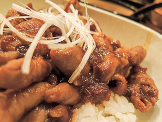 今夜の夕食はもつ炒め定食にしました