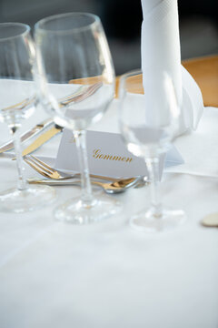 Wedding dinner table setting