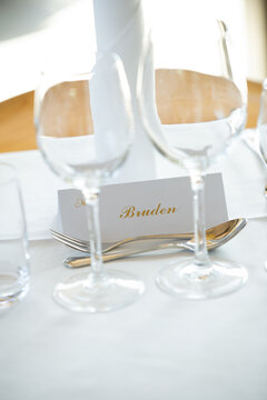 Wedding dinner table setting