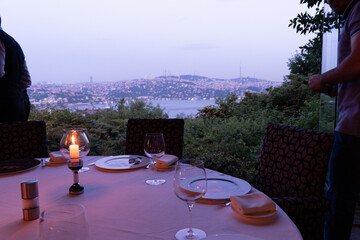 couple in restaurant