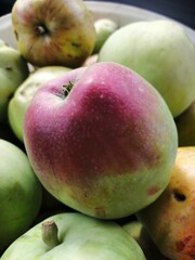 red and green apples