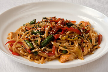 Wok with chicken and green beans