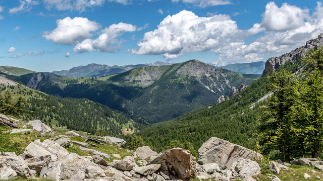 Paysage de montagne des Alpes dans le Parc du Mercantour - Alps mountain landscape in the Mercantour Park