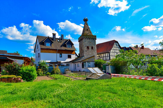 Storchennest in der Altstadt von Rodenbach bei Hanau