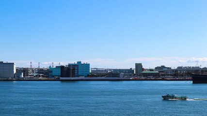 Fototapeta na wymiar 横浜港　大桟橋から見える青空と海
