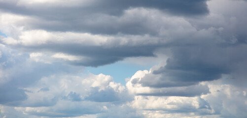 Obraz premium Clouds on the sky as a background.