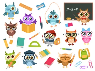 Poster School uilen. Kleur schattige vogels studeren op school en leraar, uil met boeken en briefpapier. Onderwijs onderwijs stripfiguren vector © YummyBuum