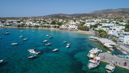 Plage d'Aliko sur l'île de Naxos dans les Cyclades en Grèce vue du ciel