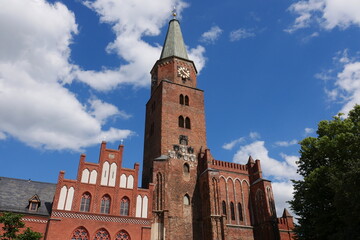 Obraz premium Kirchturm Dom St. Peter und Paul in Brandenburg an der Havel