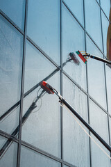 Equipment for washing and cleaning the window from the outside