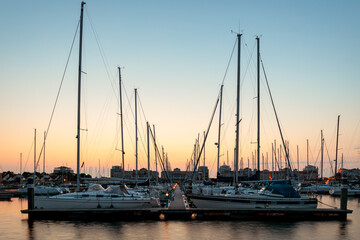 Fototapeta na wymiar Sonnenuntergang Yachthafen