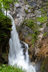 Plakat waterfall at palfauer wasserlochklamm in the austrian alps