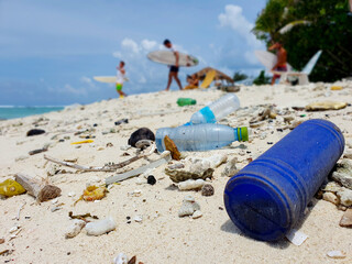 CLOSE UP: Tourism destroying a surf spot in the Maldives with heaps of garbage