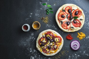 Pizzas em fundo preto