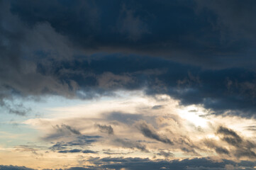 Obraz premium sky background of gray atmospheric clouds