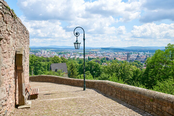 Ausblick &uuml;ber Fulda im Sommer von dem Kloster Frauenberg. 
