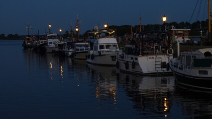 Fototapeta premium boats in the harbor