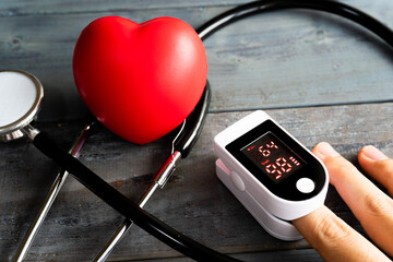 血中酸素濃度　パルスオキシメーター　肺炎予防