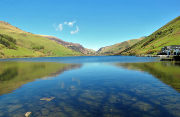 Fototapeta na wymiar Llyn Mwyngil/ Tal Y Llyn lake in North Wales