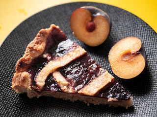 Vegan tartlets with plum. Homemade cakes without eggs and milk