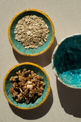Muesli płatki owsiane miseczki ceramiczne © Seance_Photo_Sylwia
