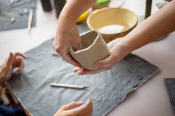 Obraz na płótnie Canvas Clay modeling ceramics master class