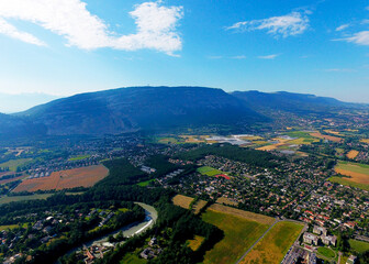 Le Sal&egrave;ve. 
Le Sal&egrave;ve est une montagne des Pr&eacute;alpes situ&eacute;e dans le d&eacute;partement de la Haute-Savoie