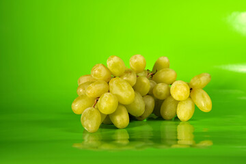 green grapes 