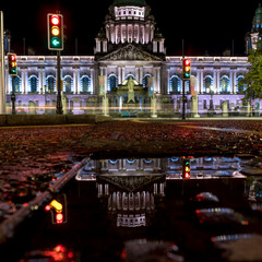 Fototapeta na wymiar city hall at night