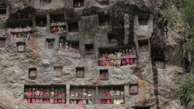 Toraja Indonesia Londa Graves Cave Funeral Burial Dead Tau Tau
