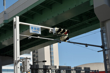 東新町交差点の信号機