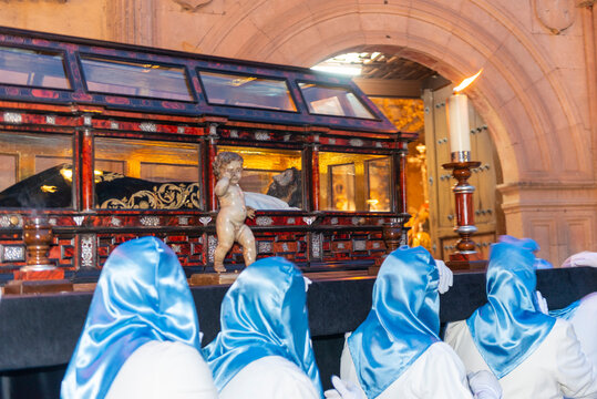 VIERNES SANTO SALAMANCA 2019 COFRAD&Iacute;A DE LA SANTA CRUZ DEL REDENTOR Y LA PUR&Iacute;SIMA CONCEPCI&Oacute;N DE LA VIRGEN SU MADRE VERA CRUZ