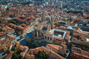 Catedral de León desde punto de vista aéreo.