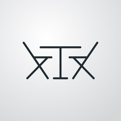 Concepto comedor. Icono plano lineal mesa y 2 sillas plegables en fondo gris © teracreonte