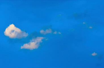 Fototapeta na wymiar Nuages dans un ciel bleu, clouds in a blue sky 