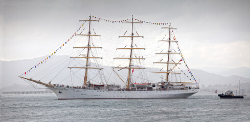 barco velero clásico de tres mástiles  © marcantabrico