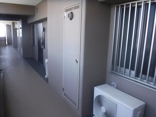 パイプスペースの扉