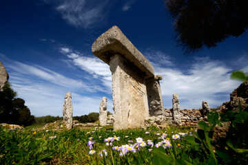 Santuario talayótico de Talatí de dalt, recinto de Taula. Migjorn.Menorca.Baleares.España. © Tolo